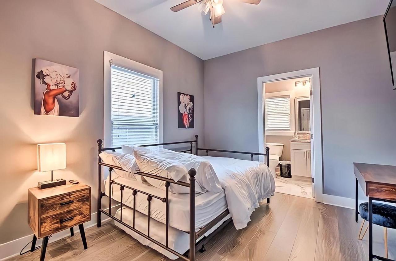 Cozy 4 Bedroom Located Right In Downtown Atlanta.